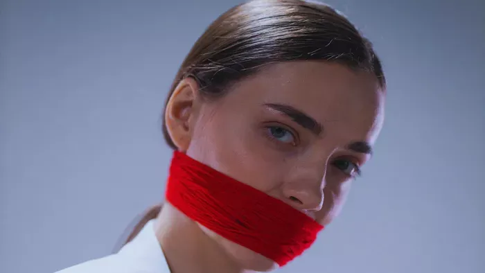 Tisza-szájzár: Agresszió a válasz a kérdésekre