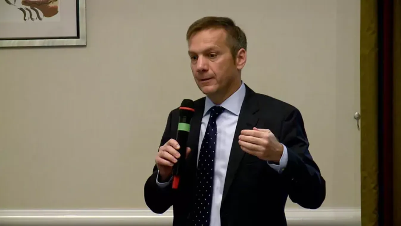 Két út, egy döntés: családtámogatás vagy a Bajnai-féle út