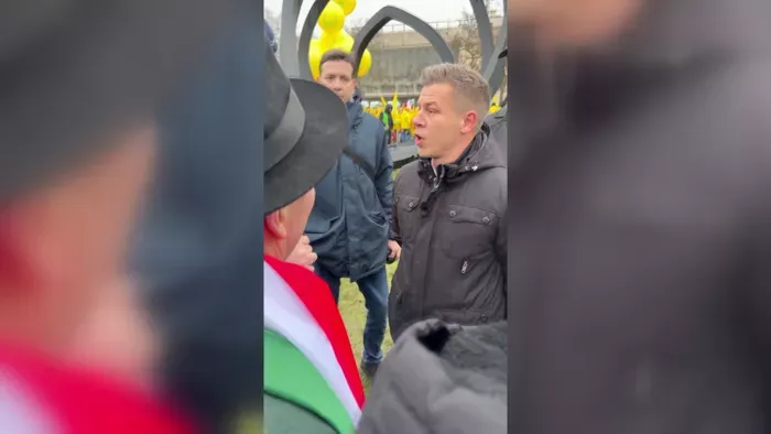 Házhoz ment a pofonért Magyar Péter a strasbourgi gazdatüntetésen