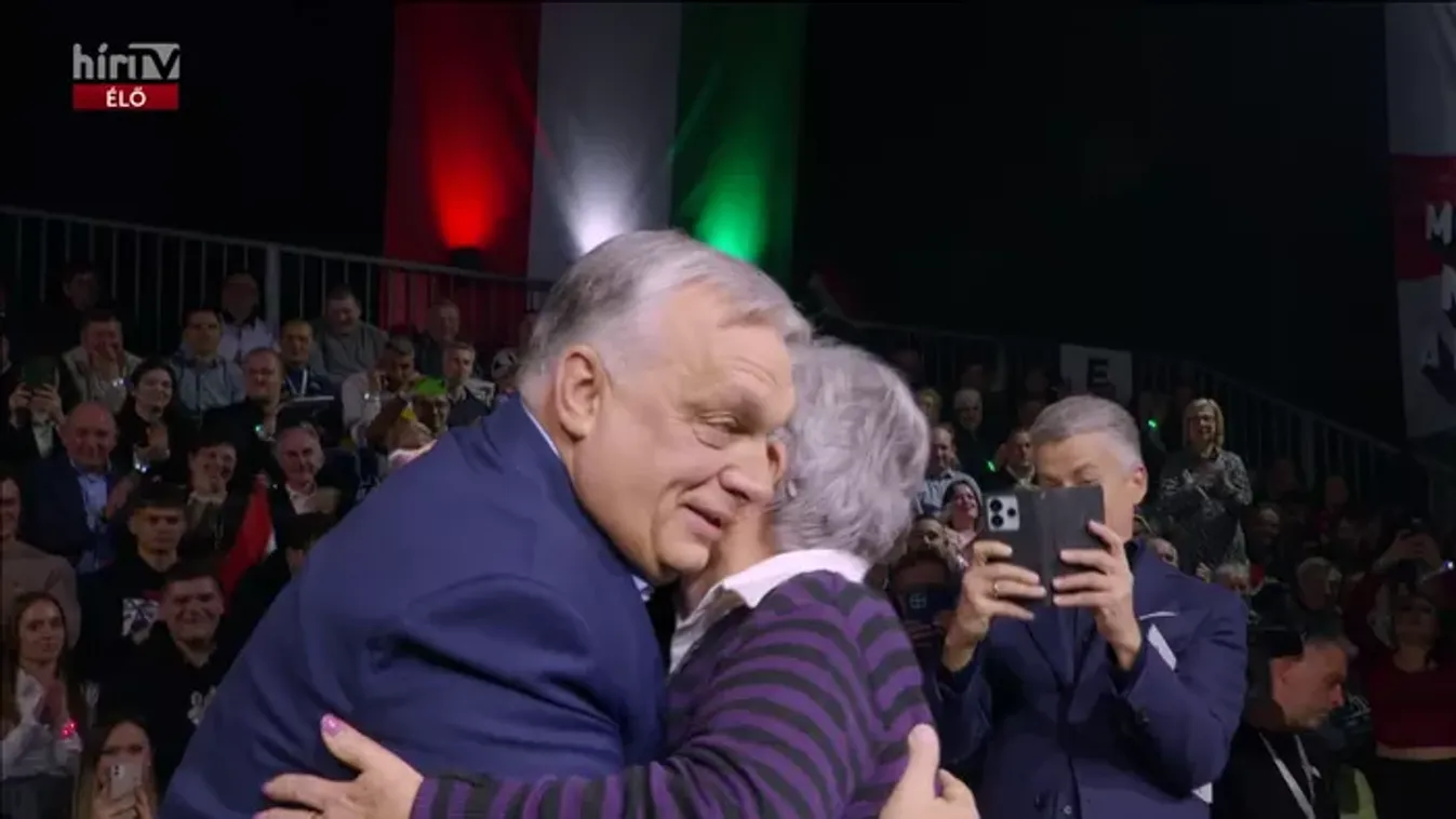 Meglepő jelenet és hatalmas ováció Orbán Viktor hatvani látogatásán