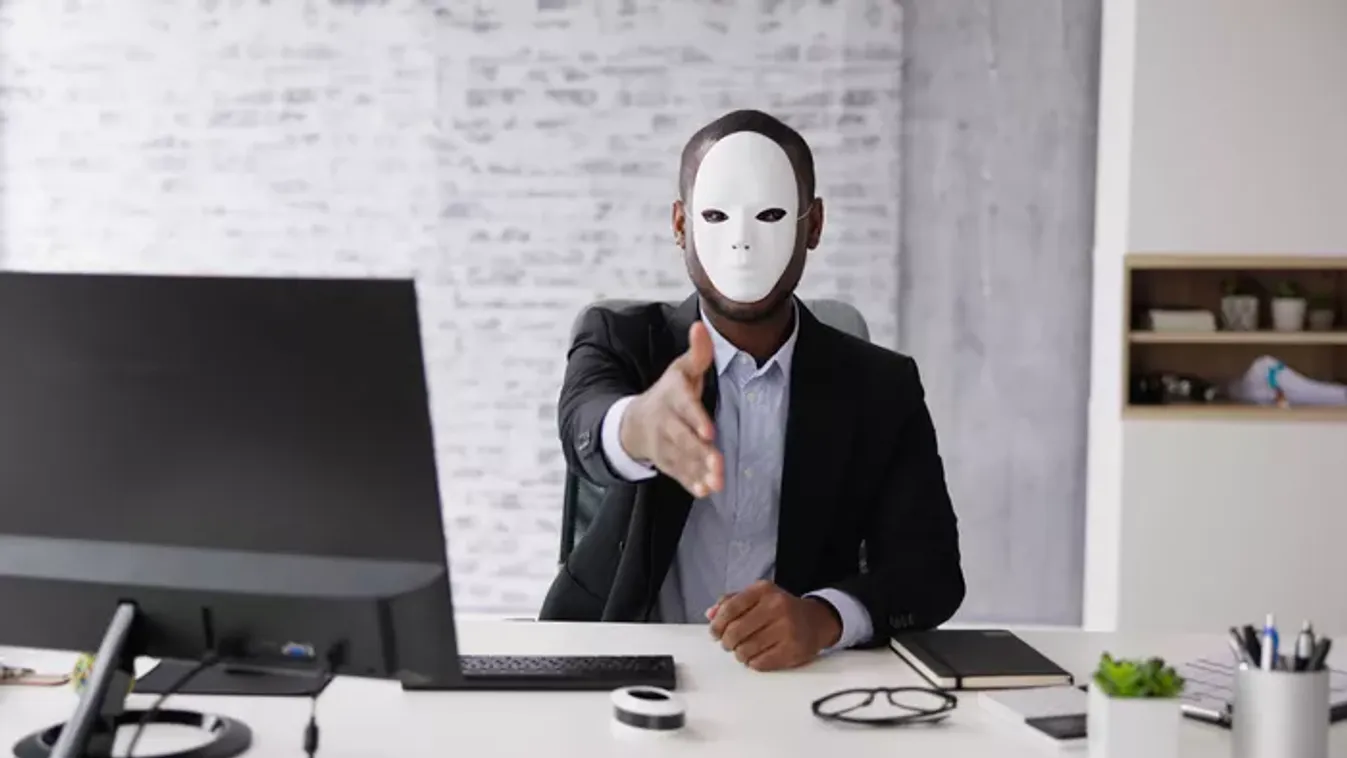 Még a kutyádat is megadóztatná a messiás