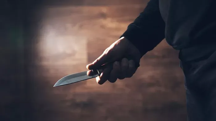 Két brutális késelés egyetlen óra alatt – sokkoló részletek az újabb római migránserőszakról