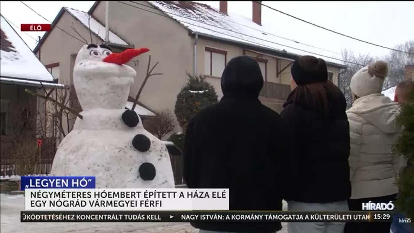 Jégvarázs Nógrádban: Eláruljuk, miért zarándokolnak ezrek a gigantikus hó-Olafhoz!