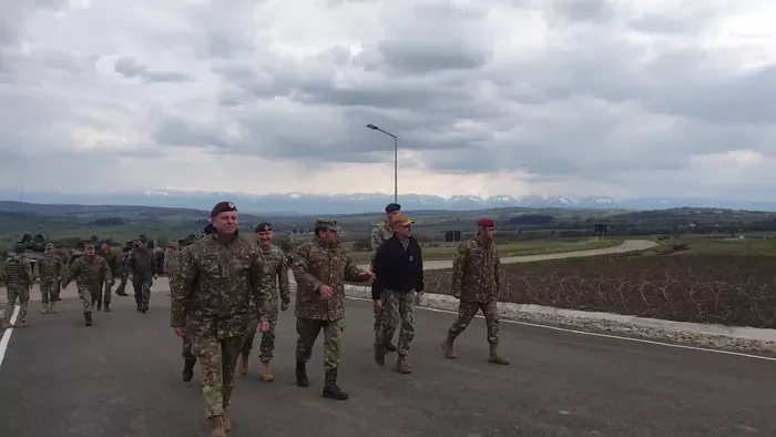 Román vezérkari főnök: Fel kell készíteni a lakosságot a különféle válsághelyzetekre