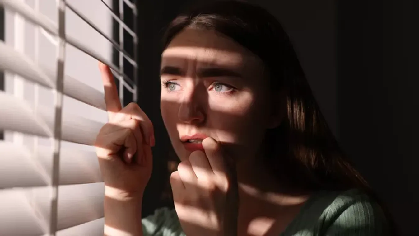 Vége a kényelemnek: Megérkeztek az első behívók Európában – Tudja meg, Önre mikor kerül sor