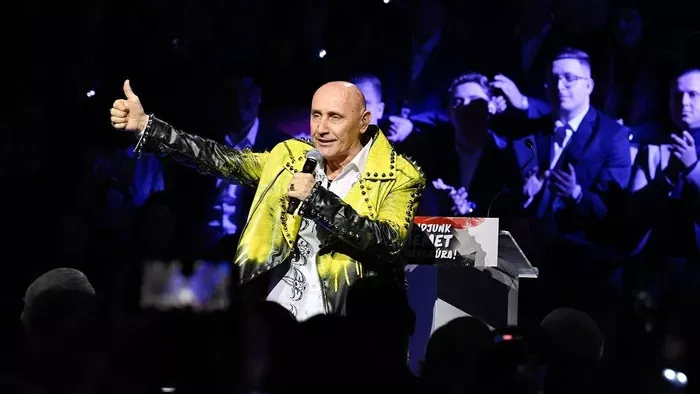 Ezrek énekelték együtt a Kört az év első háborúellenes gyűlésén