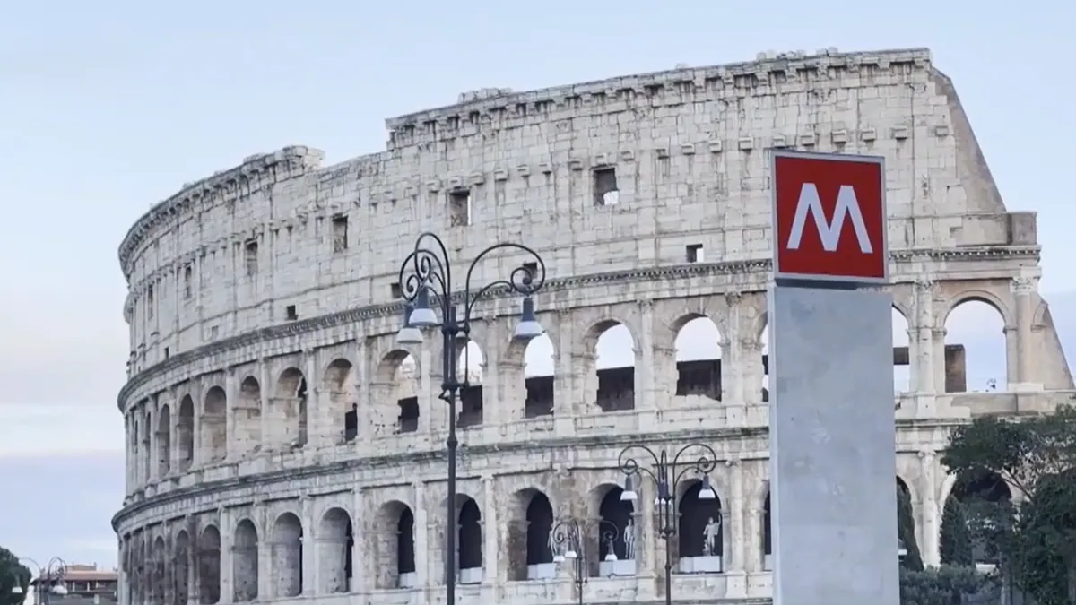 Történelmi metróállomás a Colosseumnál