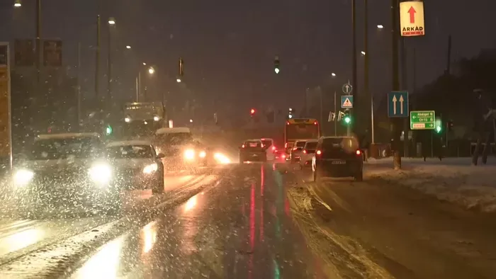 Komoly veszély az utakon: több vármegyében jégpáncél és extrém hideg jön