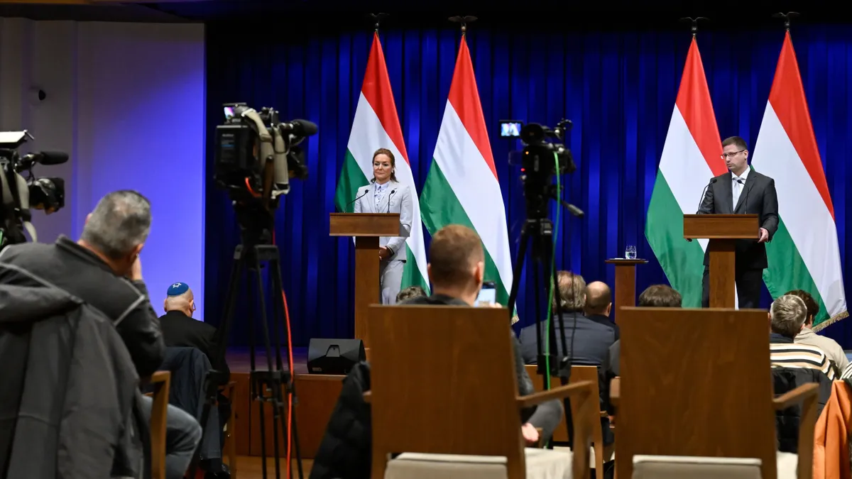 Kormányinfó: Nemzeti petíció indul az Európai Bizottság által benyújtott, Ukrajnának szánt finanszírozásáról