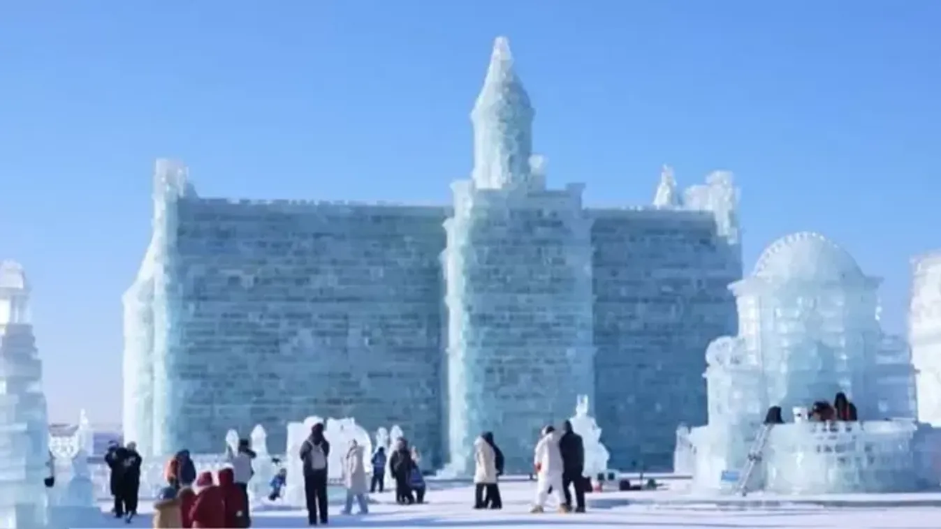 Mesébe illő jégvilággal ünneplik januárt egy északkelt kínai tartományban