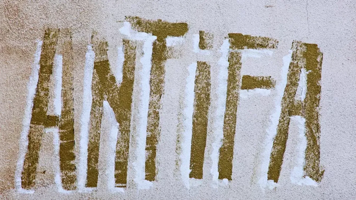 Viperával a szabadságért? Így néz ki az Antifa véres „demokráciája” a gyakorlatban