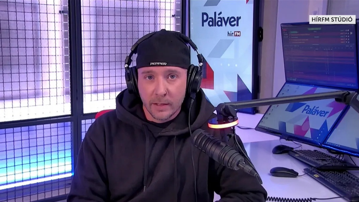 Újságírók ellen hergel a Momentum