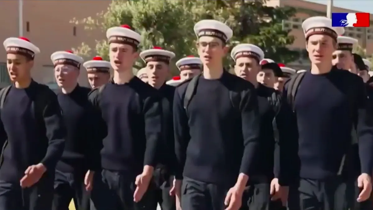 A franciák toborozzák a fiatalokat az önkéntes alakulatokhoz