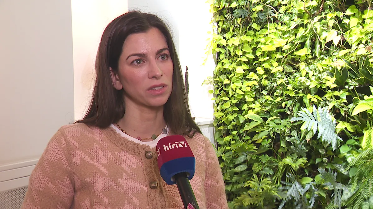 Szentkirályi Alexandra: Budapest elesett