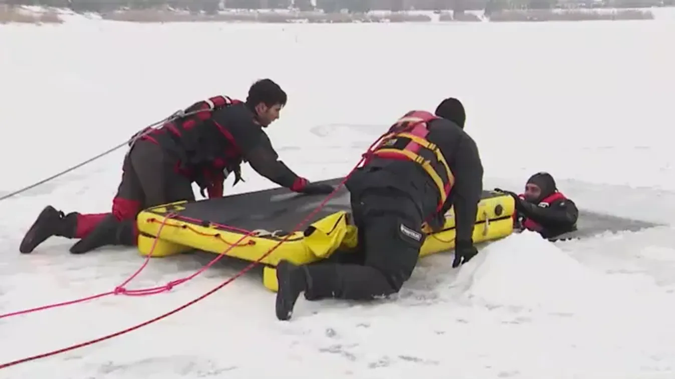 Élet és halál a fagyos mélyben! Megnéztük, hogyan dolgoznak a Pest vármegyei hősök