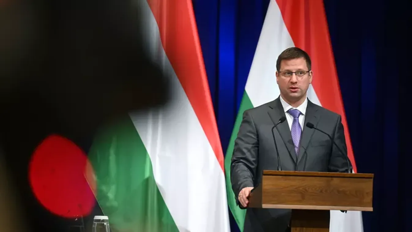 Gulyás Gergely: Brüsszel parancsainak végrehajtására két magyarországi párt is van: a Tisza Párt és a DK