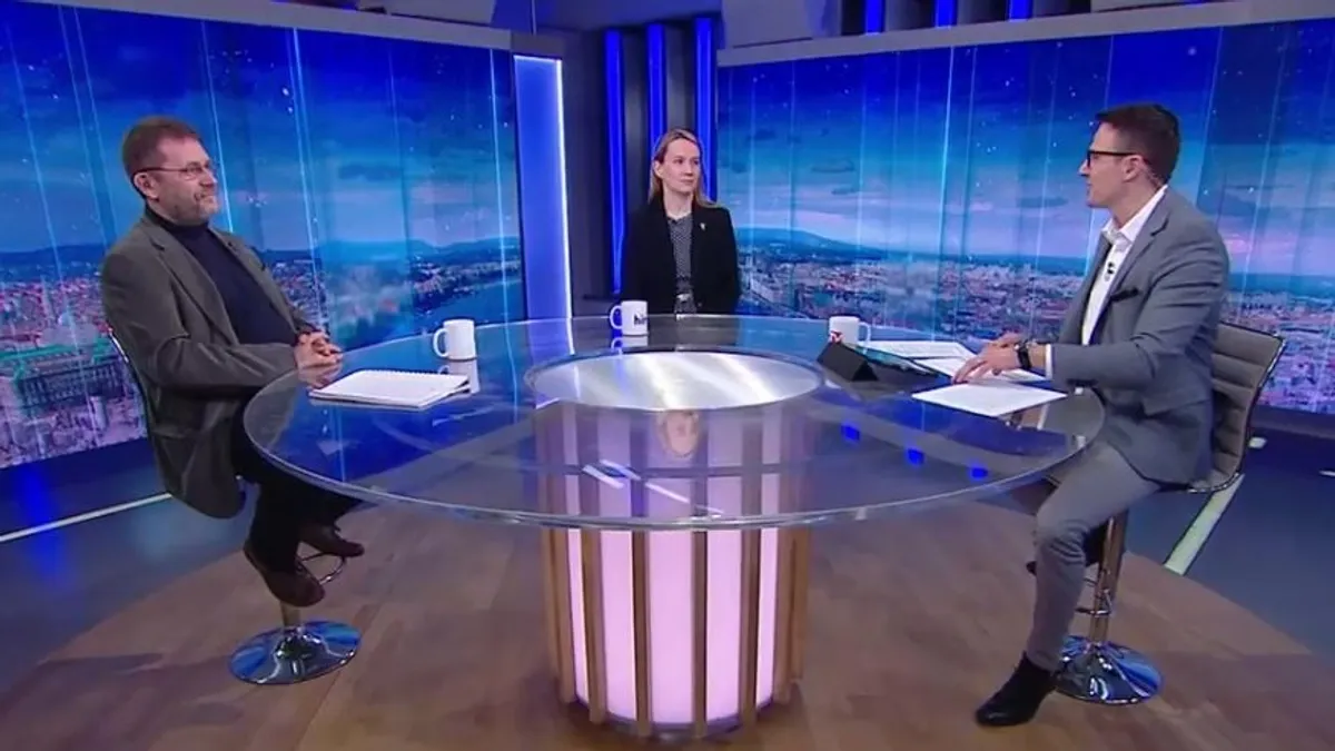 A Mi kis városunk című színdarabot próbálják a Nemzeti Színházban