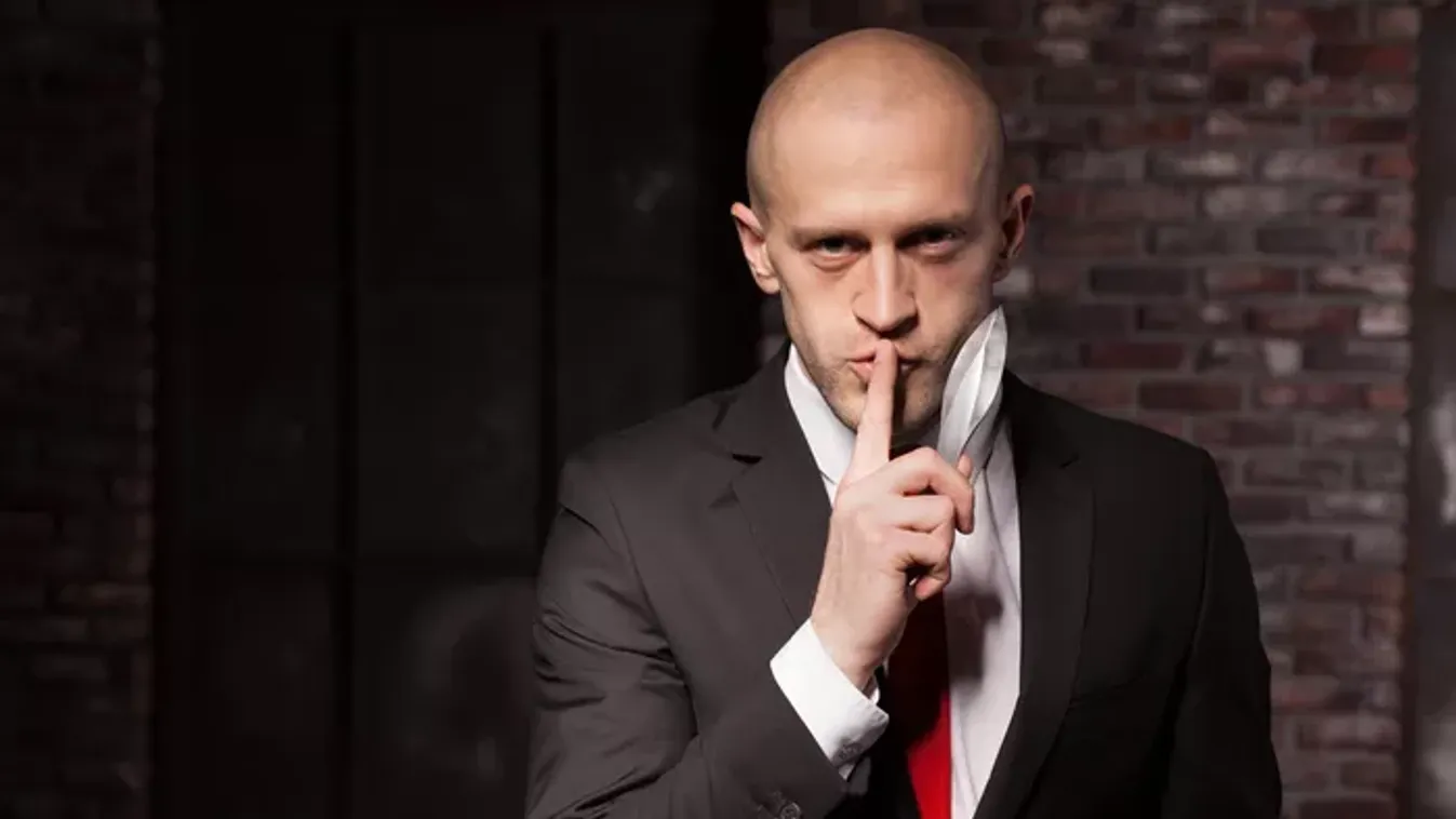  Magyar Péter börtöntöltelékekből épít magánhadsereget a fideszesek ellen