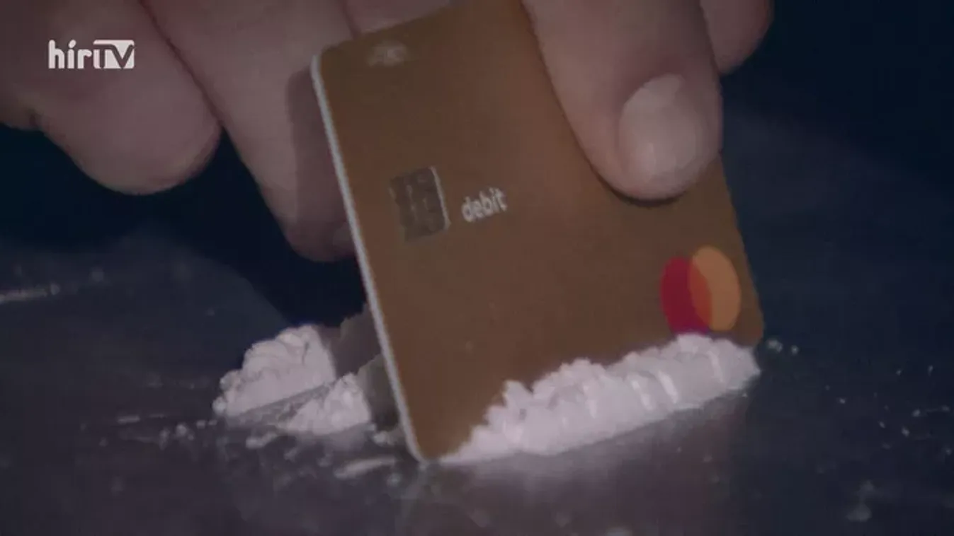 Külföldről felépített párt és a fehér por titka