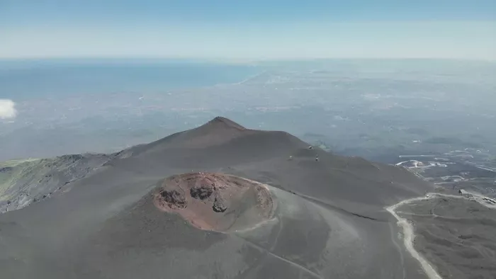 Hihetetlen, mit küldtek fel az Etnára – négylábú robotok vadásznak a mérgező gázokra