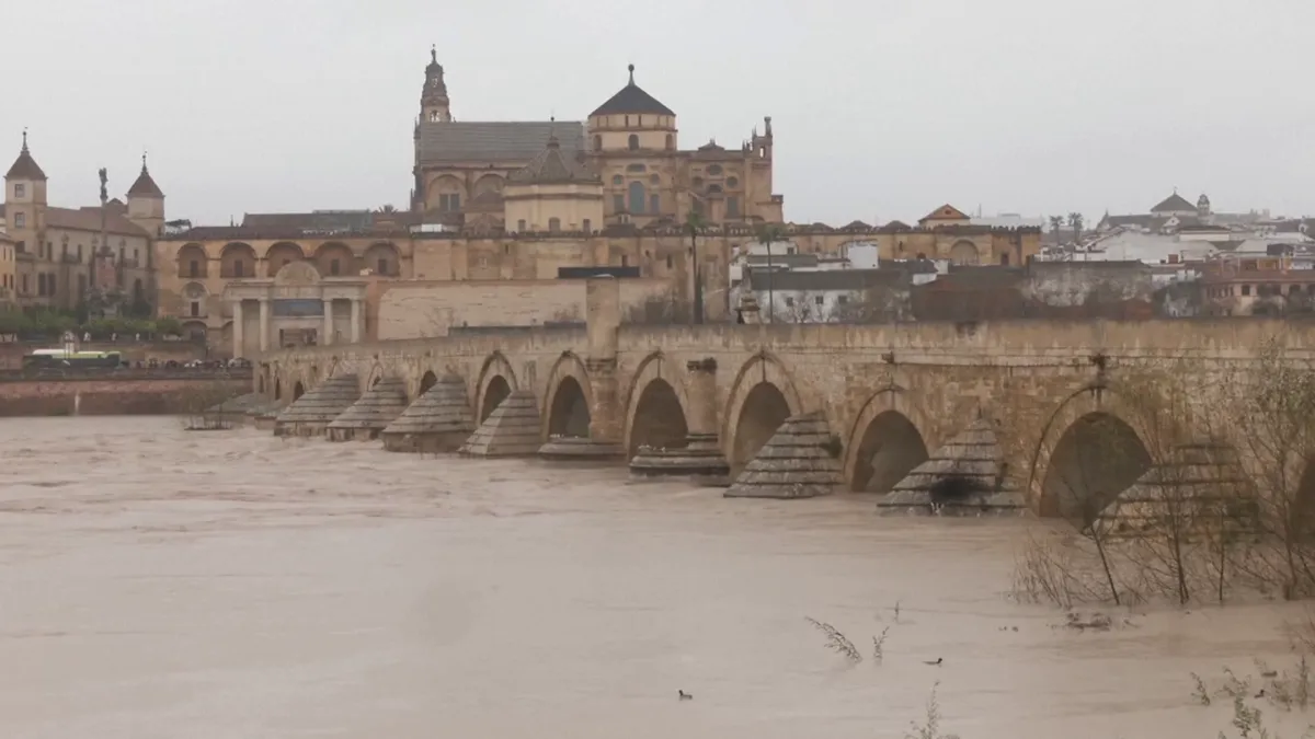 Több mint 10 ezer embert evakuáltak már a spanyolországi árvizek miatt