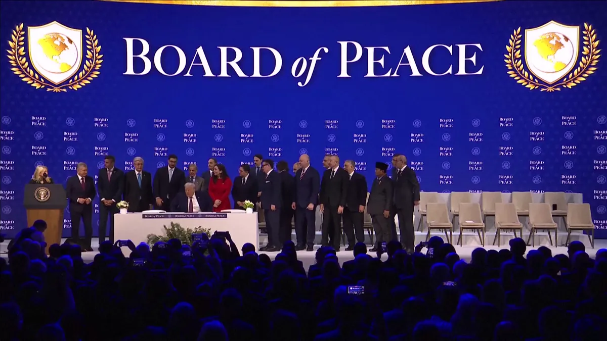 Történelmi napra ébredt Washington - megalakul a Béketanács - élő közvetítés a HírTV műsorán