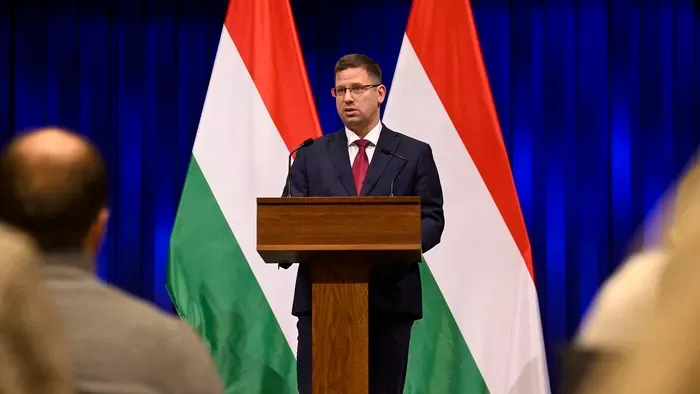 A múlt tanulságai: Gulyás Gergely a baloldal ígéreteiről és a valóságról