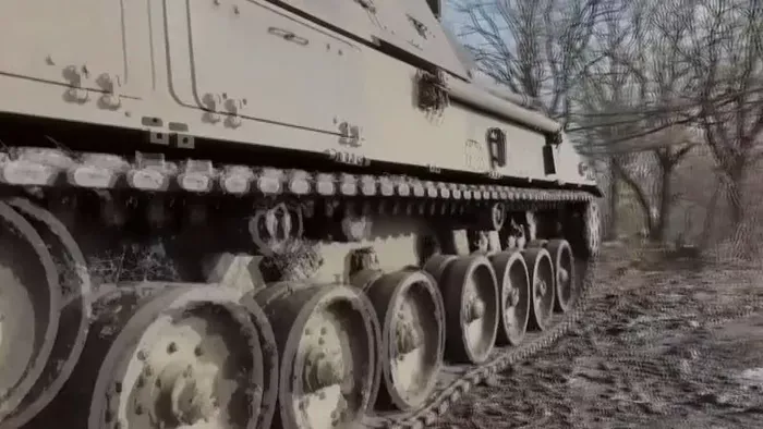 Tömik Zelenszkijék zsebét: futószalagon érkeznek az eurók Ukrajnába