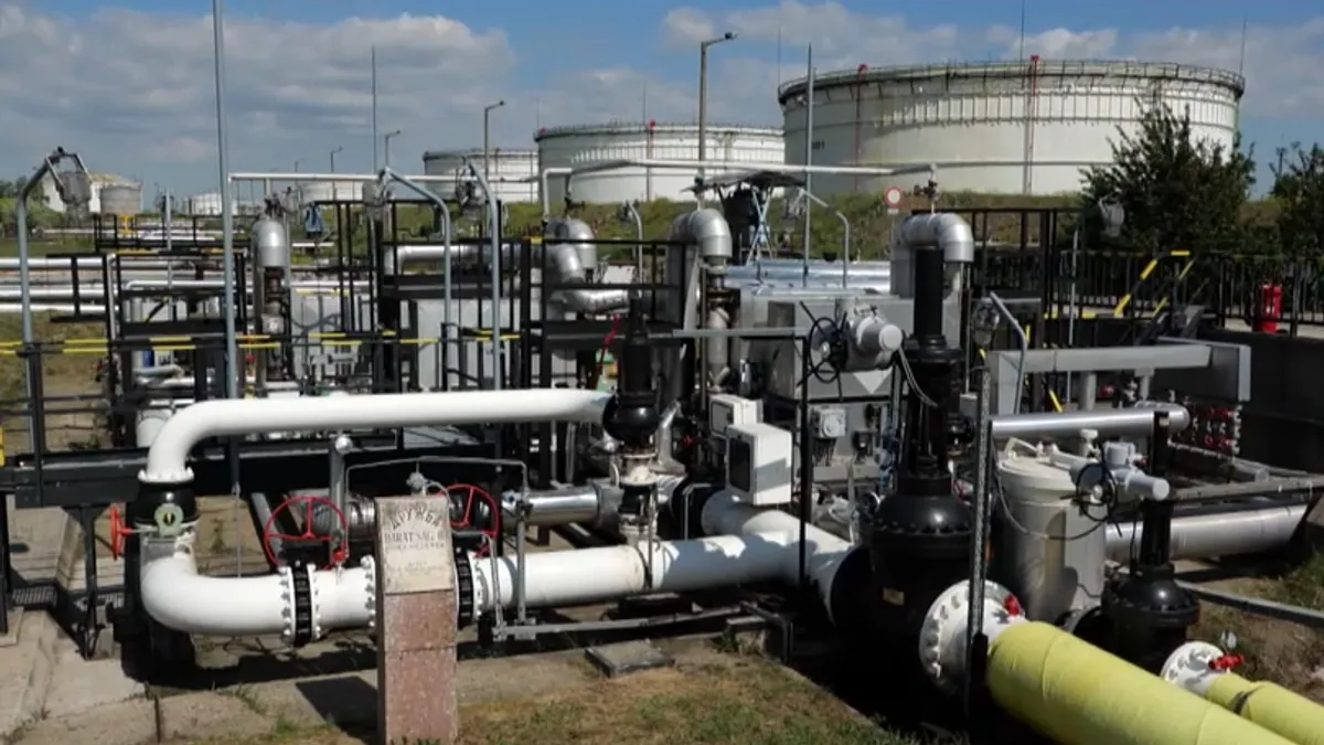 „Az ukrán pofátlanság miatt kell a magyar stratégiai készletekhez nyúlni”