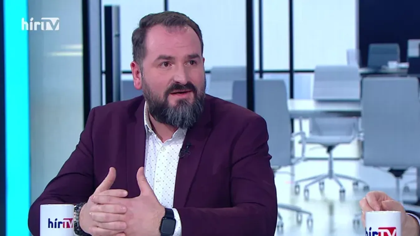 A kétarcúság szobra – Szarvas Szilveszter keményen beleállt Magyar Péterbe