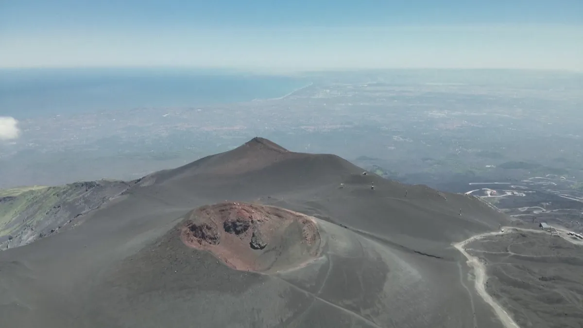Hihetetlen, mit küldtek fel az Etnára – négylábú robotok vadásznak a mérgező gázokra