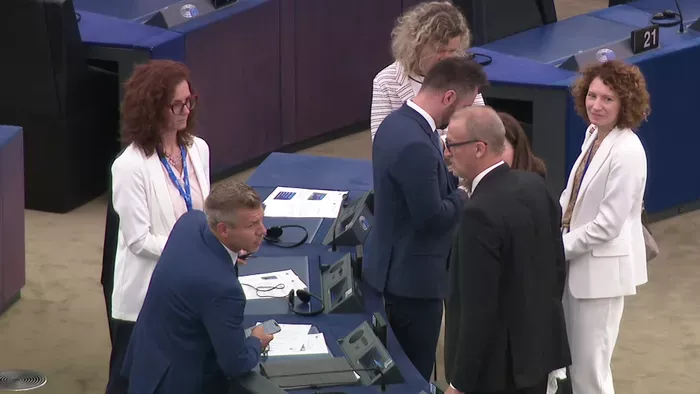 Magyar Péterék tagadják, de egy volt vezető elismerte: létezik a terv