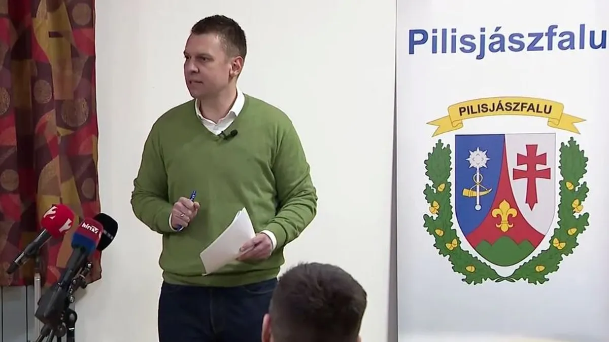 Ruszin-Szendi Romulusz párhuzamos valóságot vizionál