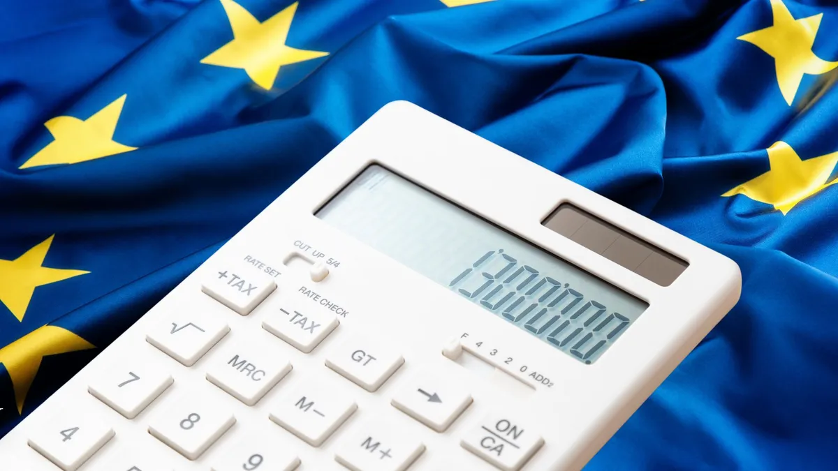 Ursula néni a te pénzedből dőzsölne Kijevben: 800 milliárd dollárt akarnak, és még a háborúba is belöknének!