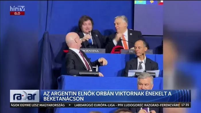 Orbán Viktornak énekelt a mikrofonba az argentin elnök