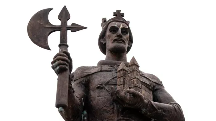 Magyar Péter Szent László király idejében alkalmazott szigorral büntetné a Hír TV-t is