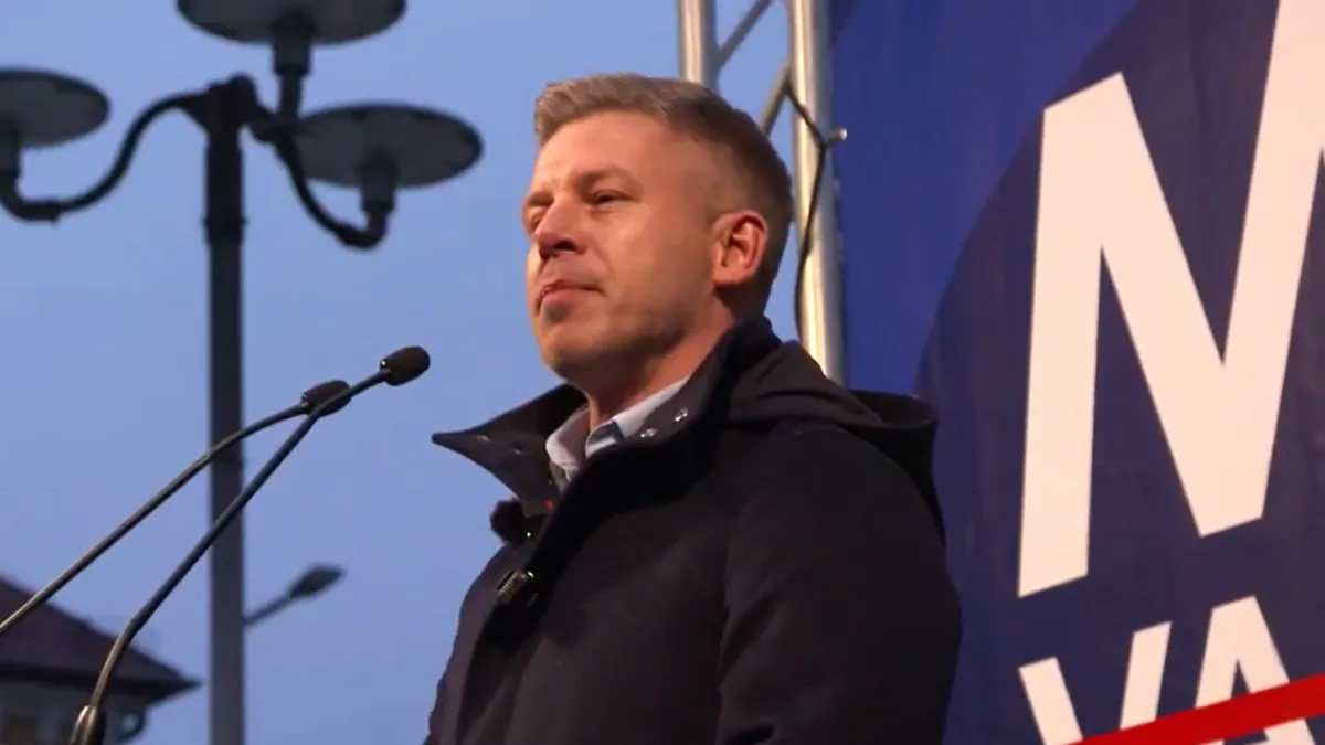 Ellentüntetők fogadták Magyar Pétert Miskolcon