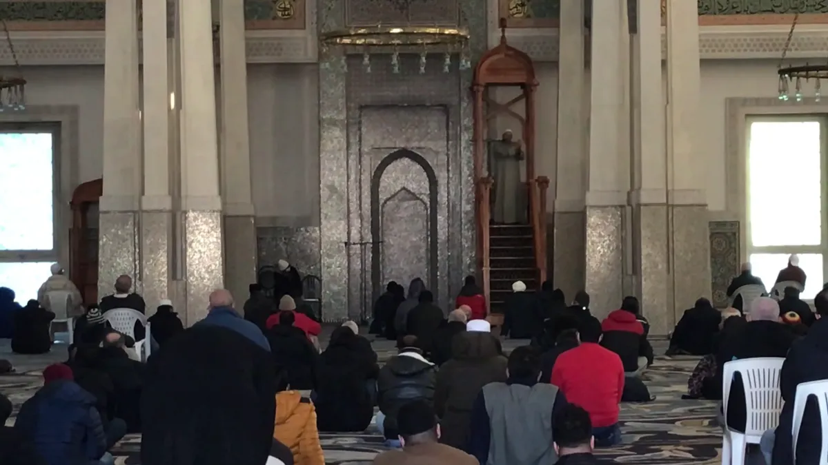 Tiltott feleltetés és felmentések: kiemelt jogokat kaptak a muszlim diákok egy olasz iskolában