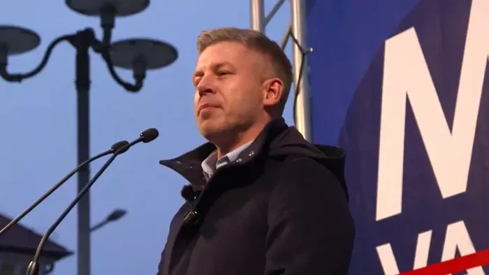 Ellentüntetők fogadták Magyar Pétert Miskolcon