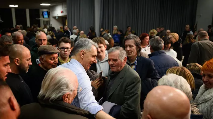 Miközben mások a filtereket állítgatják, Lázár János beindította a hengert – Ezt az üzenetet mindenkinek látnia kell!