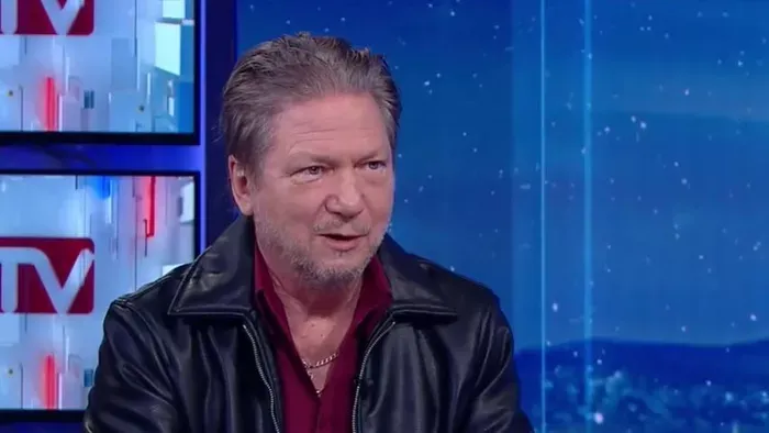 A magyar dallamos hard rock ikonja különleges módon lázad új nagylemezén