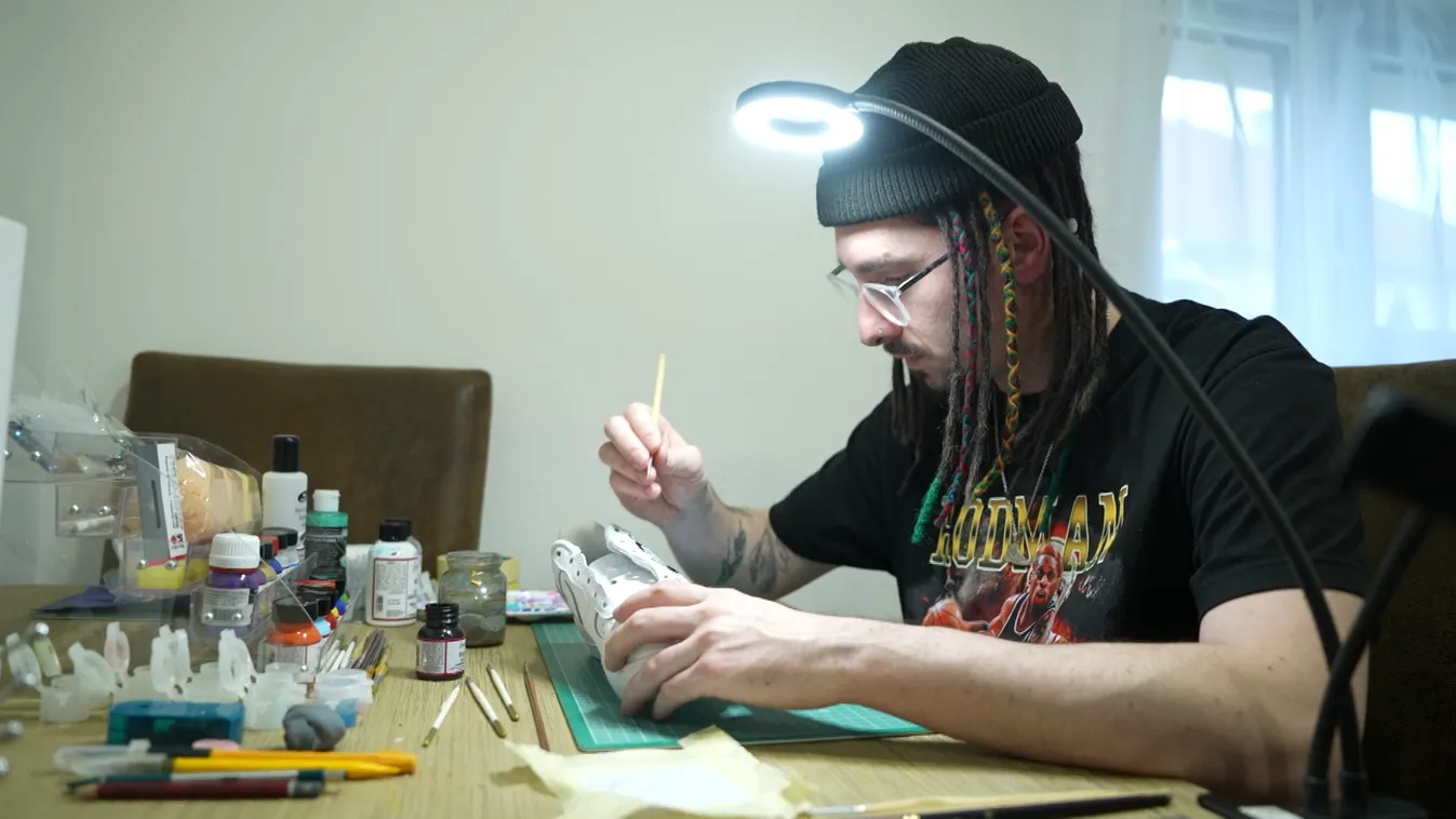 Egyszerű utcai cipőkből műalkotás: így hódította meg a világot egy magyar...