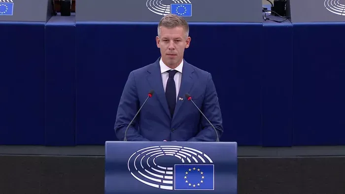 Az ukrán elemző elárulta, miért lenne számukra ideális a Tisza Párt győzelme