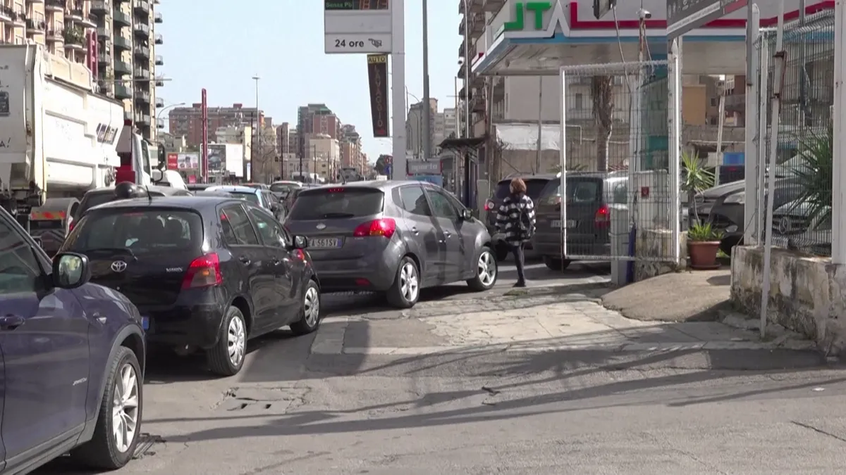 „Hagyják otthon az autót!” – Erre biztatják most az olaszokat a háborús ársokk miatt