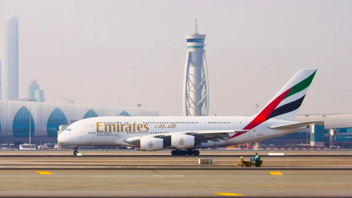 Részlegesen elkezdték működtetni a repülőtereket az Egyesült Arab Emírségekben is