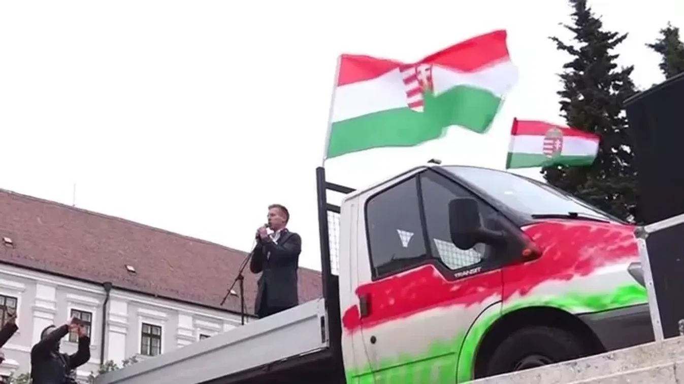 A tiszásoknál nemcsak a szavazók kábítása van porondon