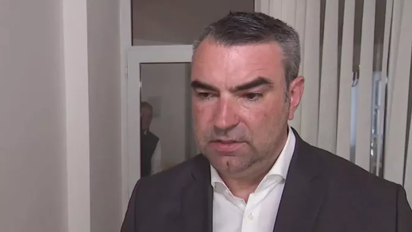 Állam elleni bűncselekmény, hogy Panyi Szijjártó Péter külföldi lehallgatását segítette