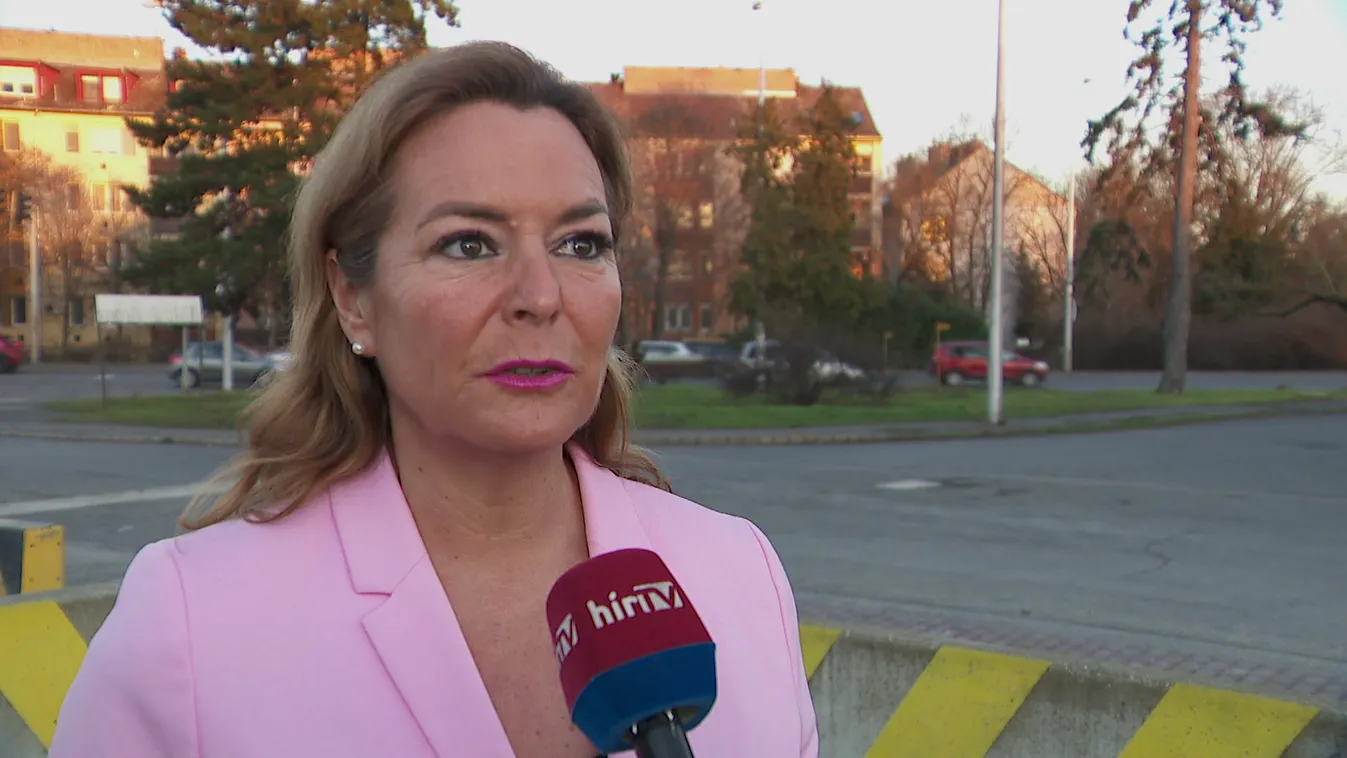 A kormányszóvivő élesen bírálta a „nem létező” háborún nevetgélő tiszásokat