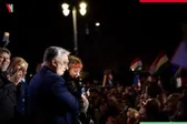 Megható jelenet: Egy plüssmacis kislány lopta el a show-t Orbán Viktor