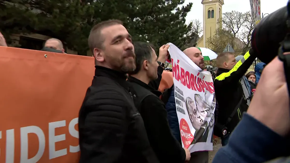 Tisza-szimpatizánsok zavarták meg az országjárást Pécelen